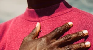 Ellputo – Haverá Sempre um M (feat. Radjha Ally, Marta Vilanculos, Cheny Wa Gune, Amade Cossa & Silvio Ferão) Ellputo – Haverá Sempre um M (feat. Radjha Ally, Marta Vilanculos, Cheny Wa Gune, Amade Cossa & Silvio Ferão)